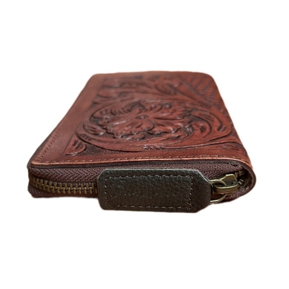 HANDCRAFTED Premium Genuine Embossed Leather Wallet Brown $149 Retail - Picture 9 of 12
